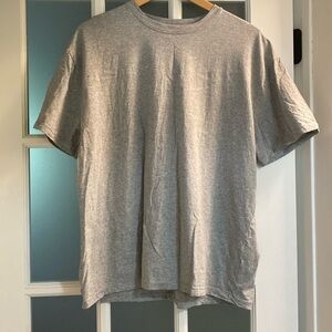 Oversized gray t-shirt